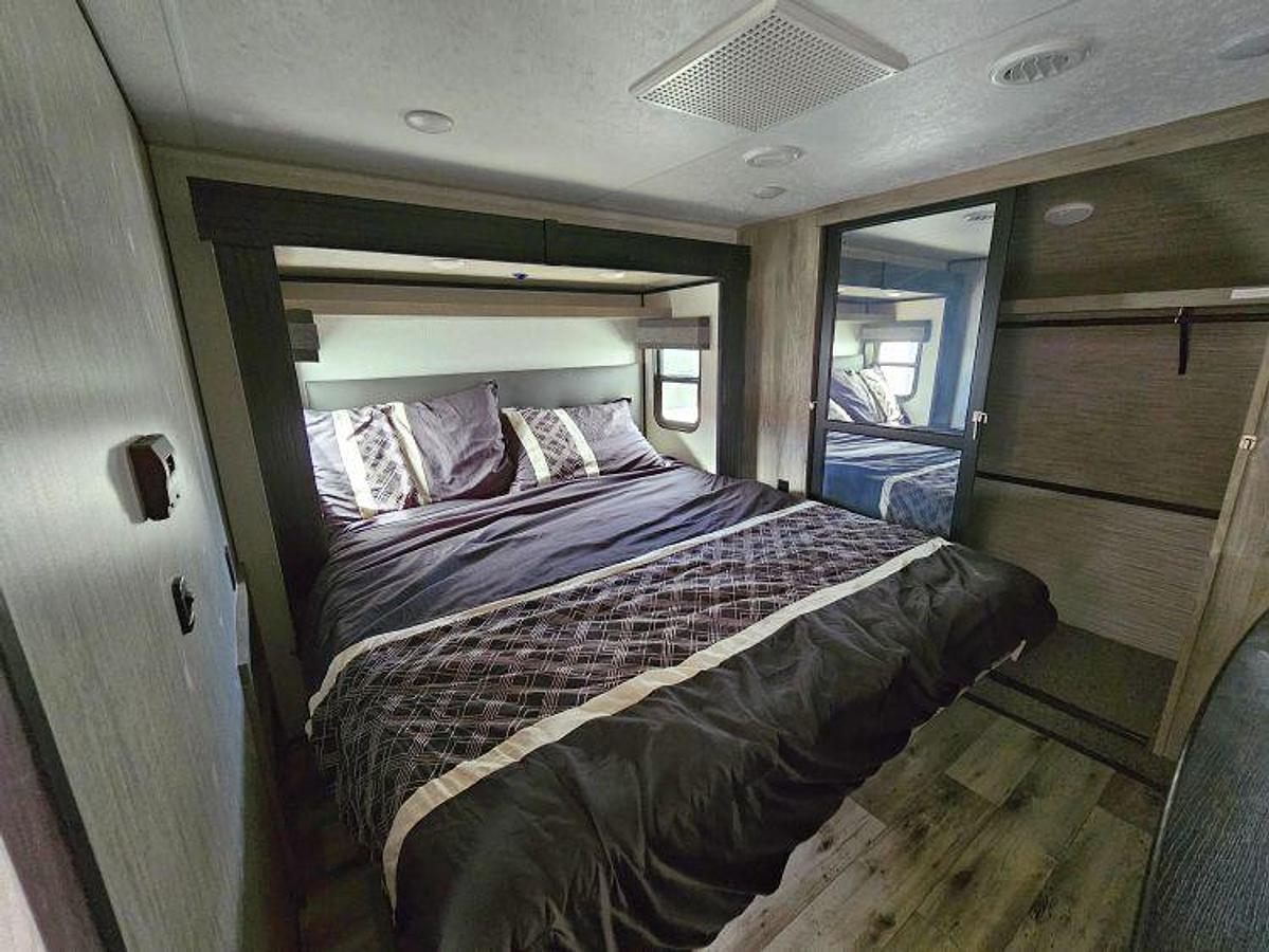 Used 2022 KZ RV DURANGO 301RLT