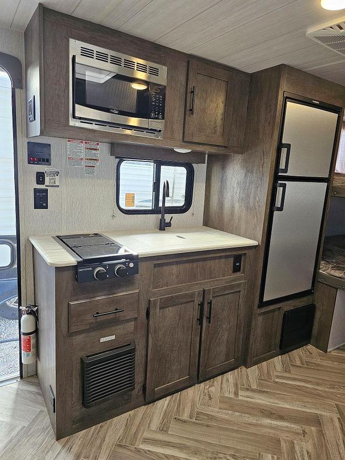 Used 2022 FOREST RIVER WILDWOOD X-LITE T178BHSK