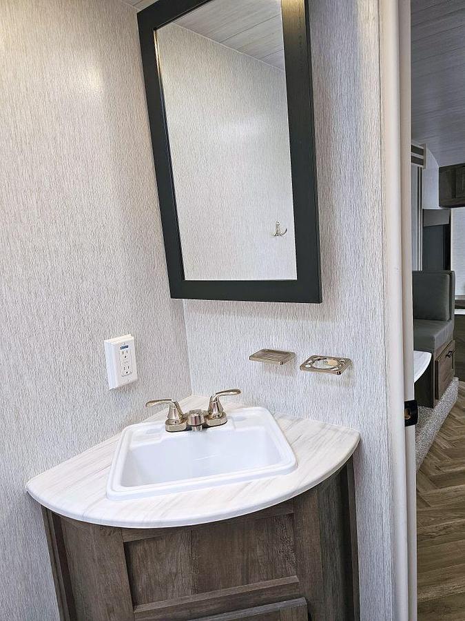 Used 2022 FOREST RIVER WILDWOOD X-LITE T178BHSK