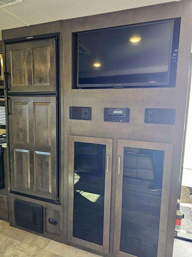 Used 2021 FOREST RIVER ROCKWOOD ULTRA LITE 2606WS