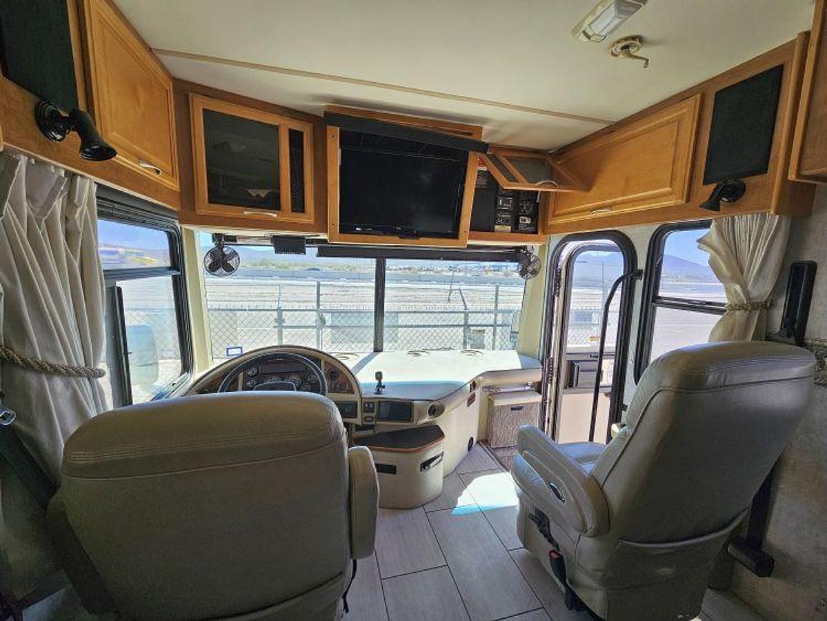 Used 2006 FLEETWOOD DISCOVERY 39V