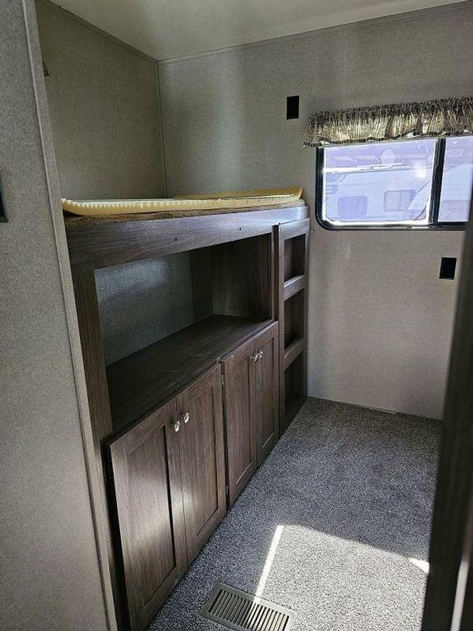 Used 2018 Keystone RV Hideout 308BHDS