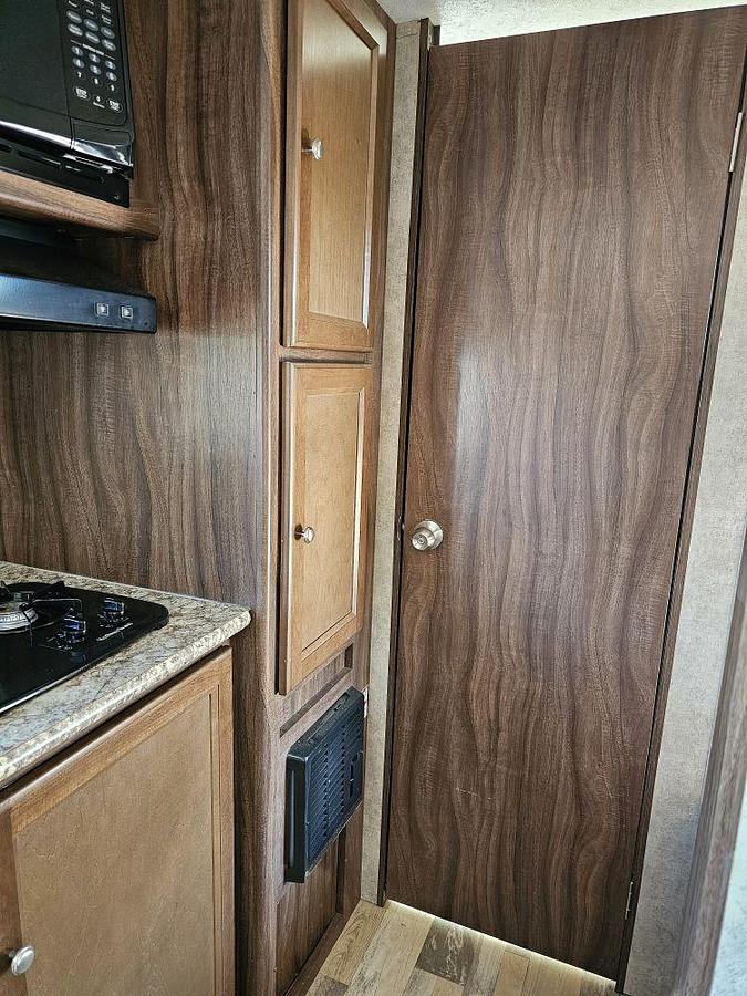 Used 2018 FOREST RIVER VIKING ULTRA LIGHT 17BH