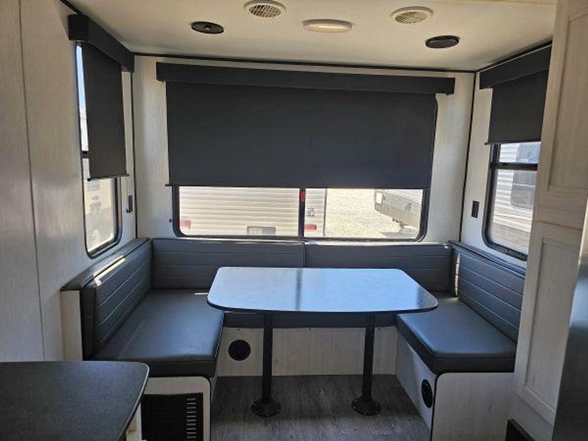 Used 2022 HEARTLAND TRAIL RUNNER 21JM