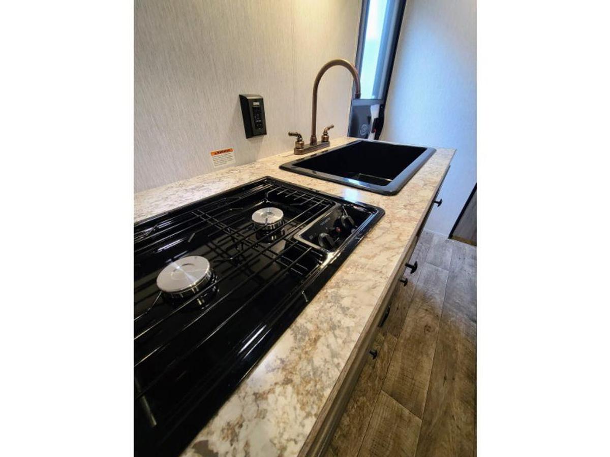 Used 2024 Sunset Park RV Sun Lite LTD 19BH