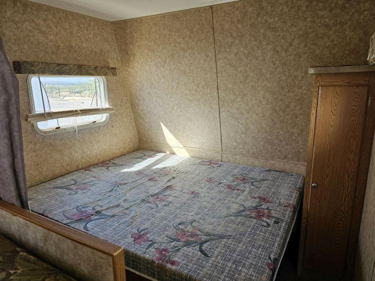 Used 2006 SKYLINE WEEKENDER 247 LTD