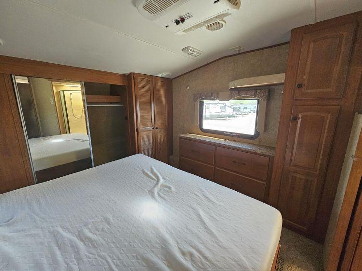 Used 2011 HEARTLAND ELKRIDGE 34TSRE