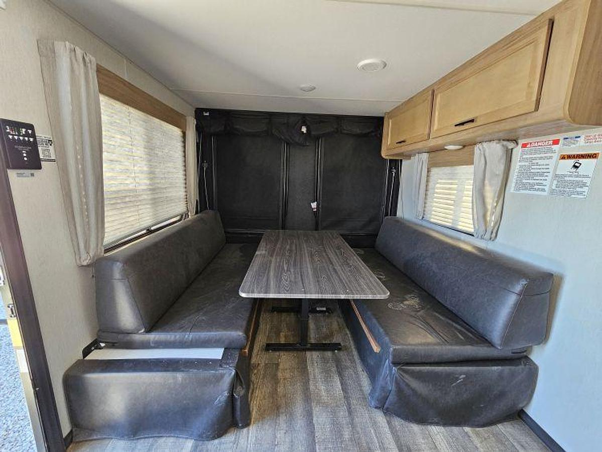 Used 2023 FOREST RIVER CHEROKEE GREY WOLF 26MBRR