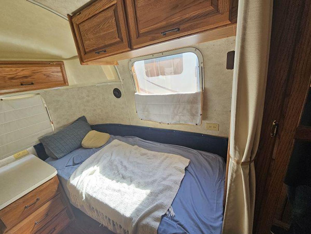 Used 1993 AIRSTREAM EXCELLA 29
