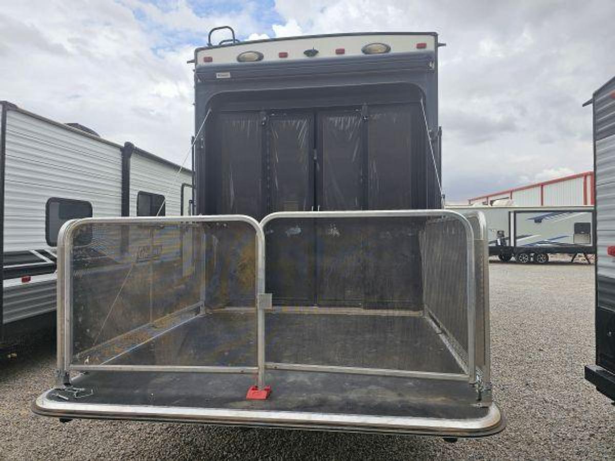 Used 2016 Jayco Seismic Wave 412W