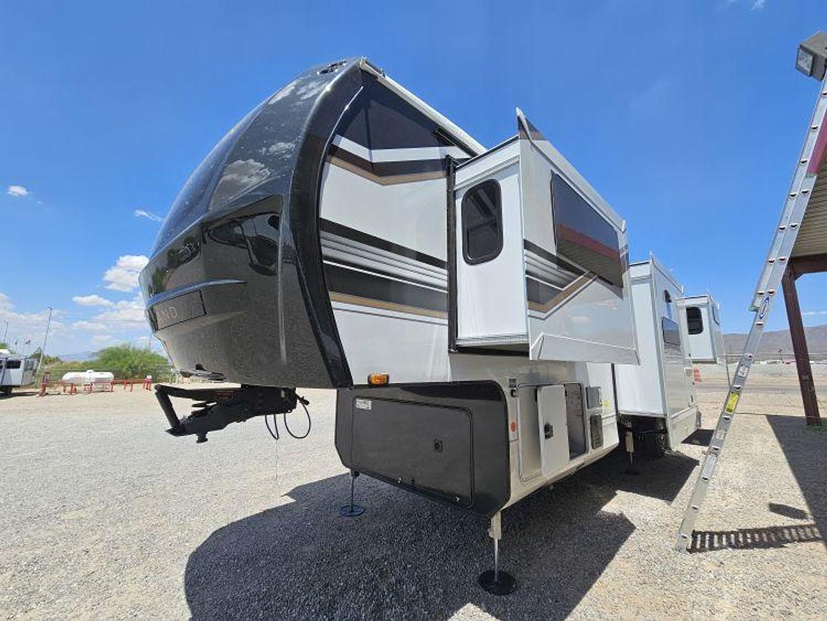 2027 HEARTLAND BY JAYCO BIGHORN 39FL