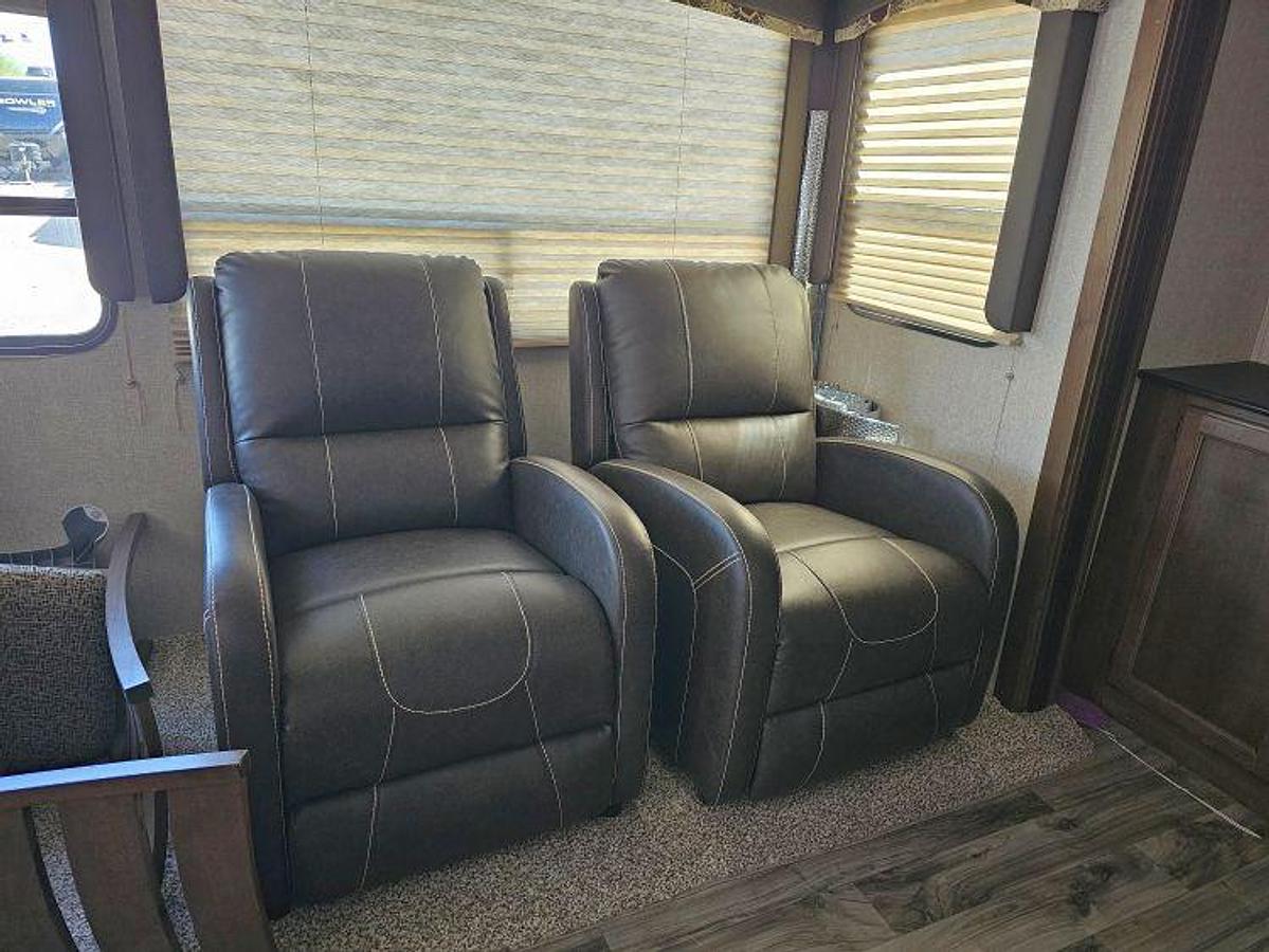 Used 2018 Keystone RV COUGAR 29RES