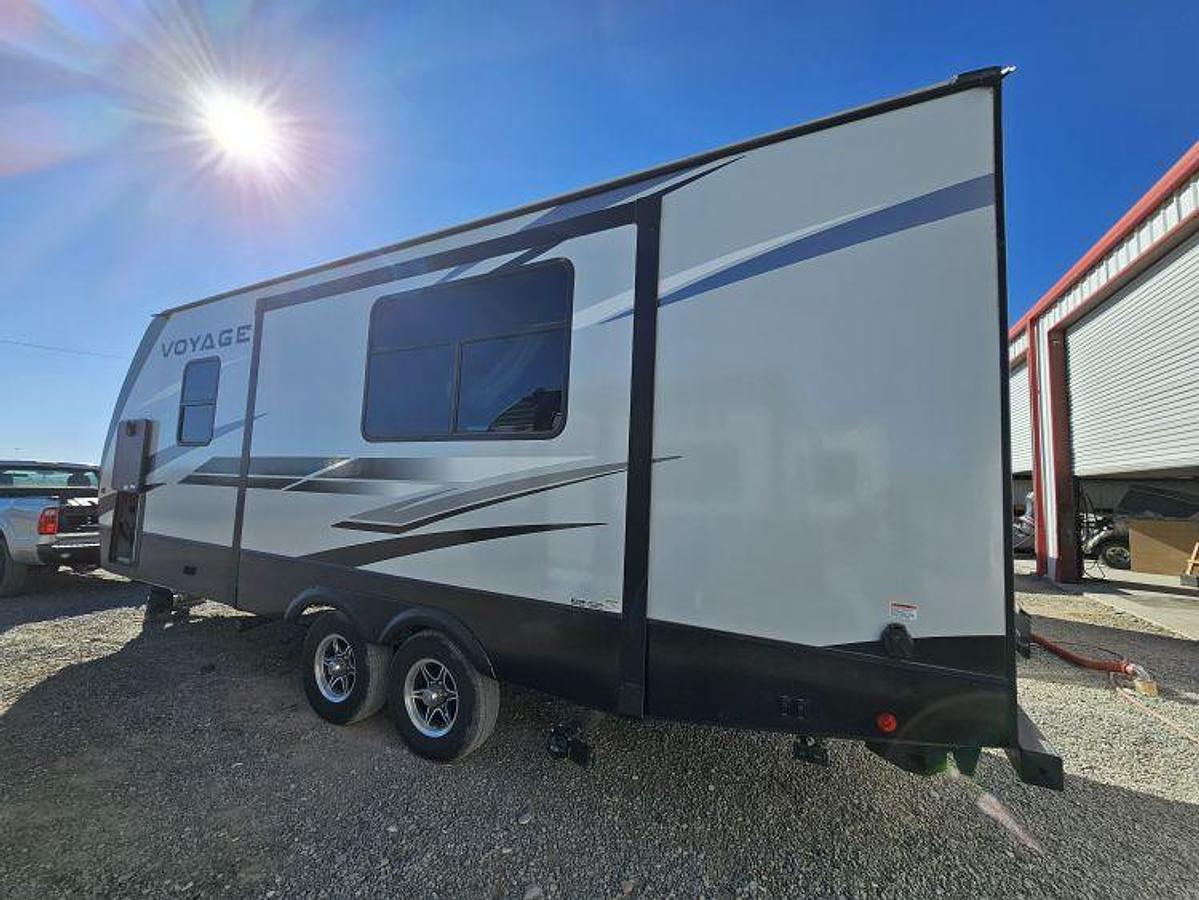 Used 2022 WINNEBAGO VOYAGE 2427RB