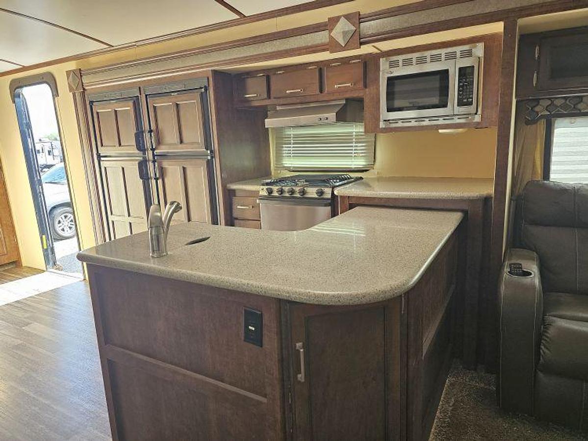 Used 2016 Keystone RV OUTBACK 326RL