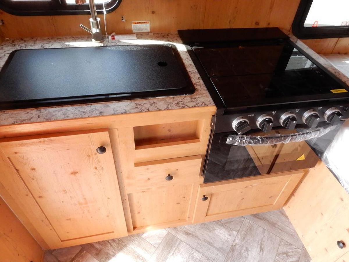 2025 Sunset Park RV Sun-Lite 16BH