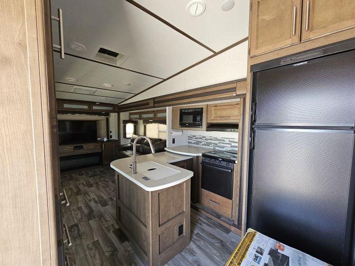 Used 2018 Keystone RV COUGAR 29RES