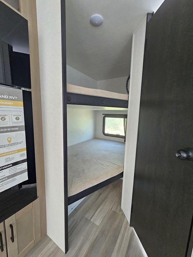 2027 HEARTLAND BY JAYCO PROWLER 1802MBS