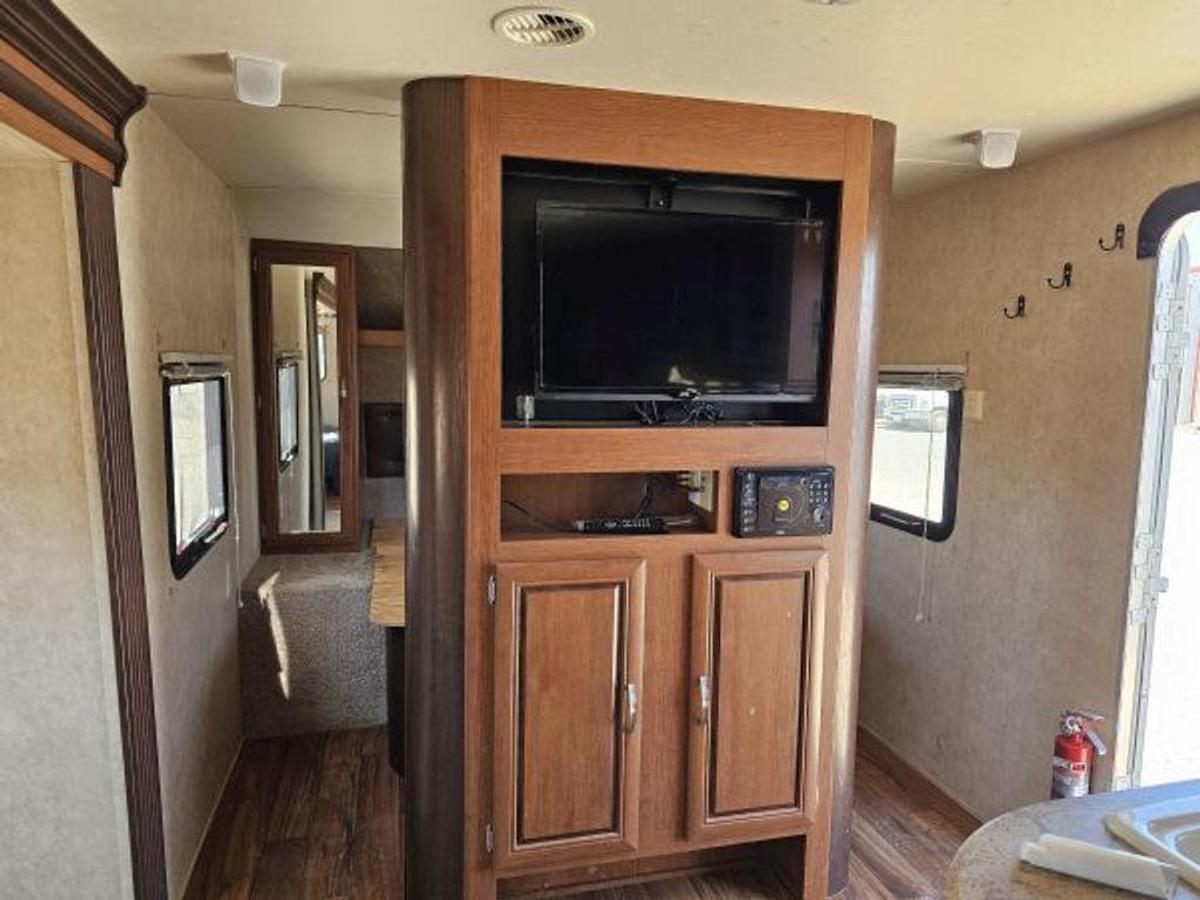 Used 2015 Forest River Wildwood 28DBUD