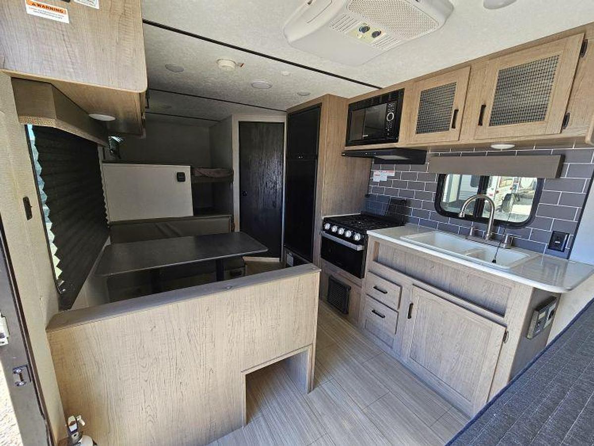 Used 2021 Keystone RV HIDEOUT 21BHWE