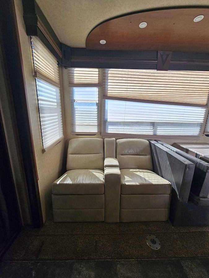 Used 2012 DUTCHMEN VOLTAGE V3905