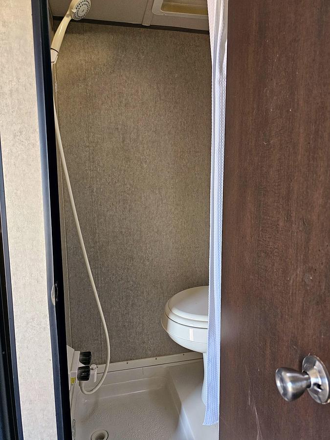 Used 2015 FOREST RIVER WOLF PUP 17RP