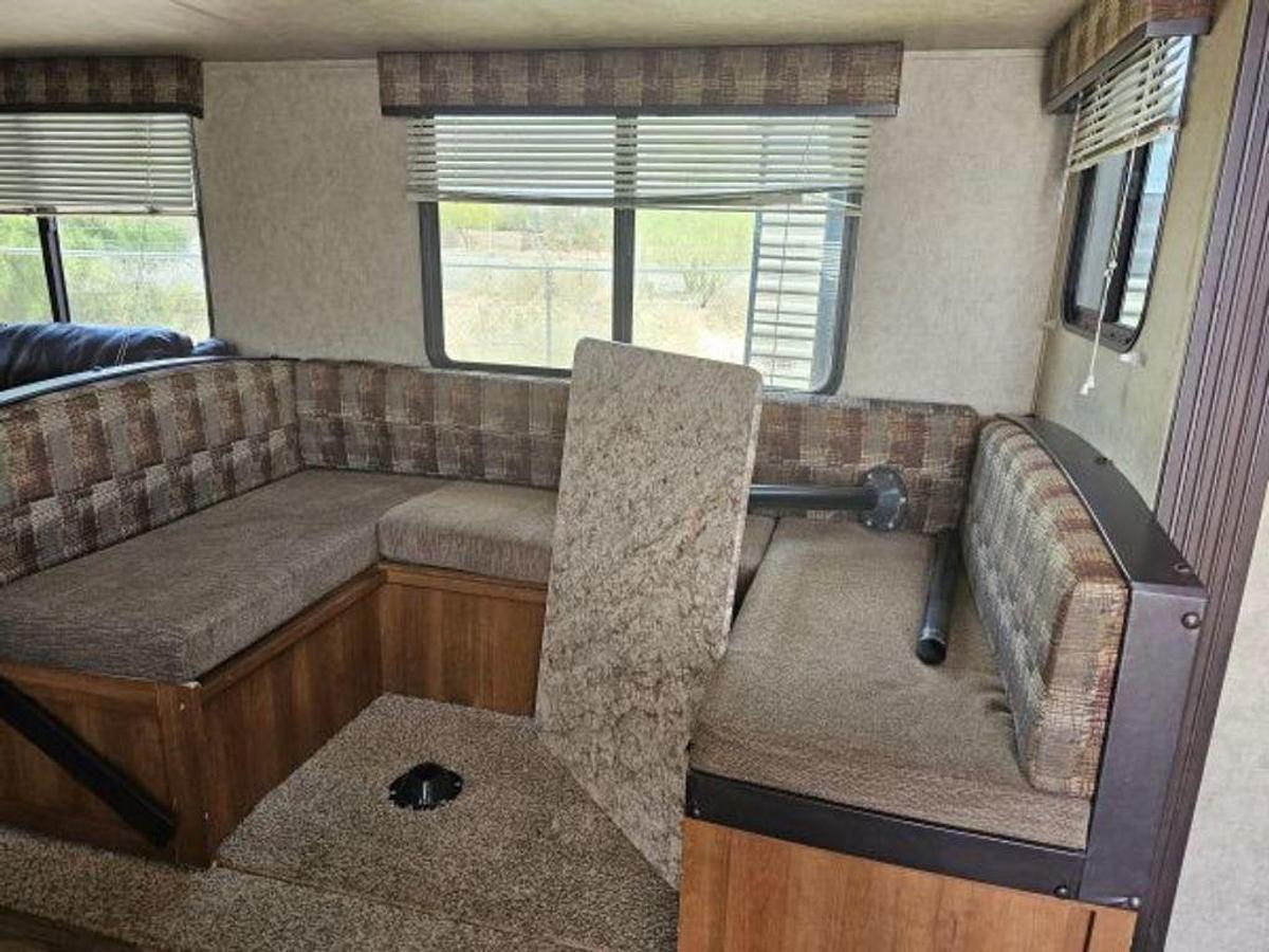 Used 2017 Prime Time Avenger ATI 27RBS