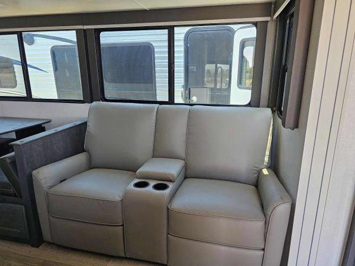 2025 Keystone RV Cougar Half-Ton 32BHS