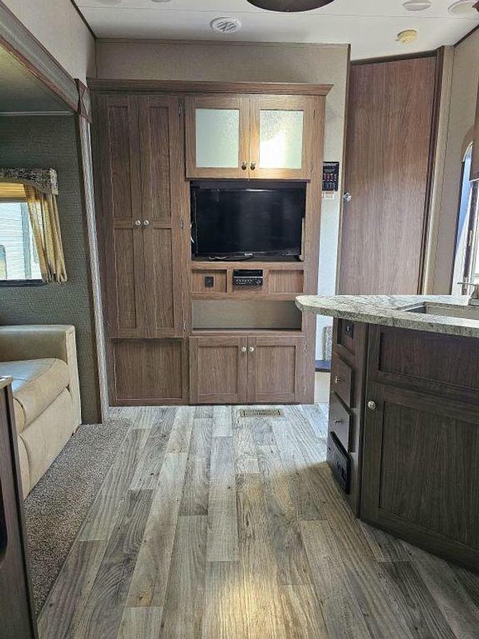 Used 2018 Keystone RV Hideout 308BHDS