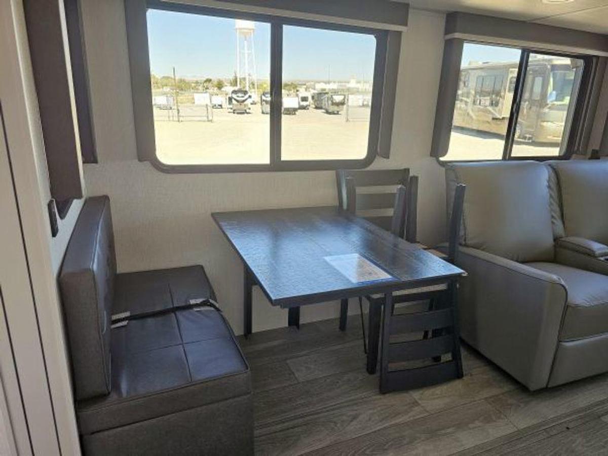 2025 Keystone RV Cougar Half-Ton 29RLI