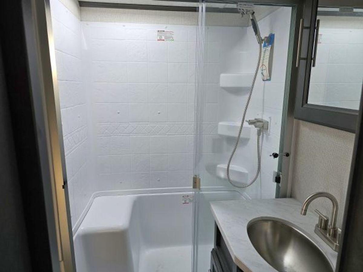 2025 Keystone RV Cougar Half-Ton 29RLI