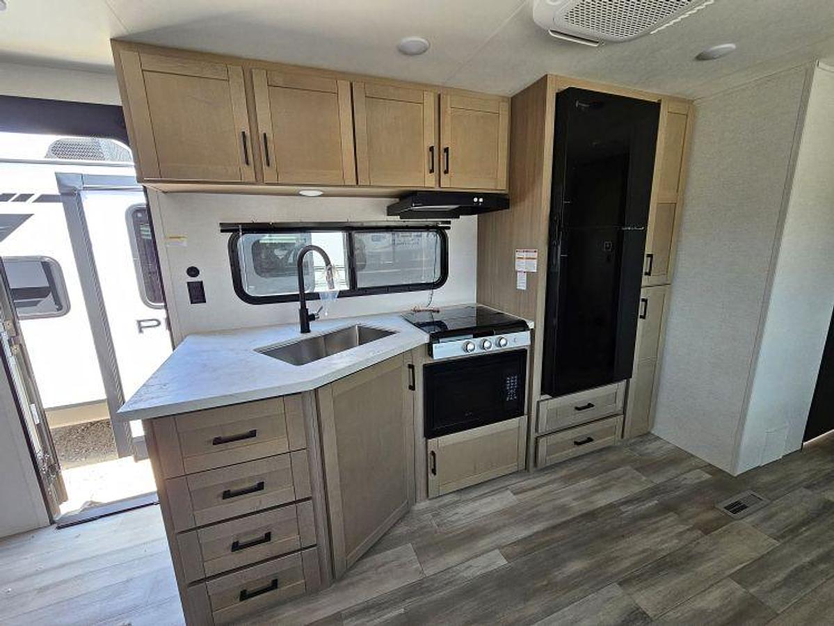 2027 HEARTLAND BY JAYCO PROWLER 3202DSB