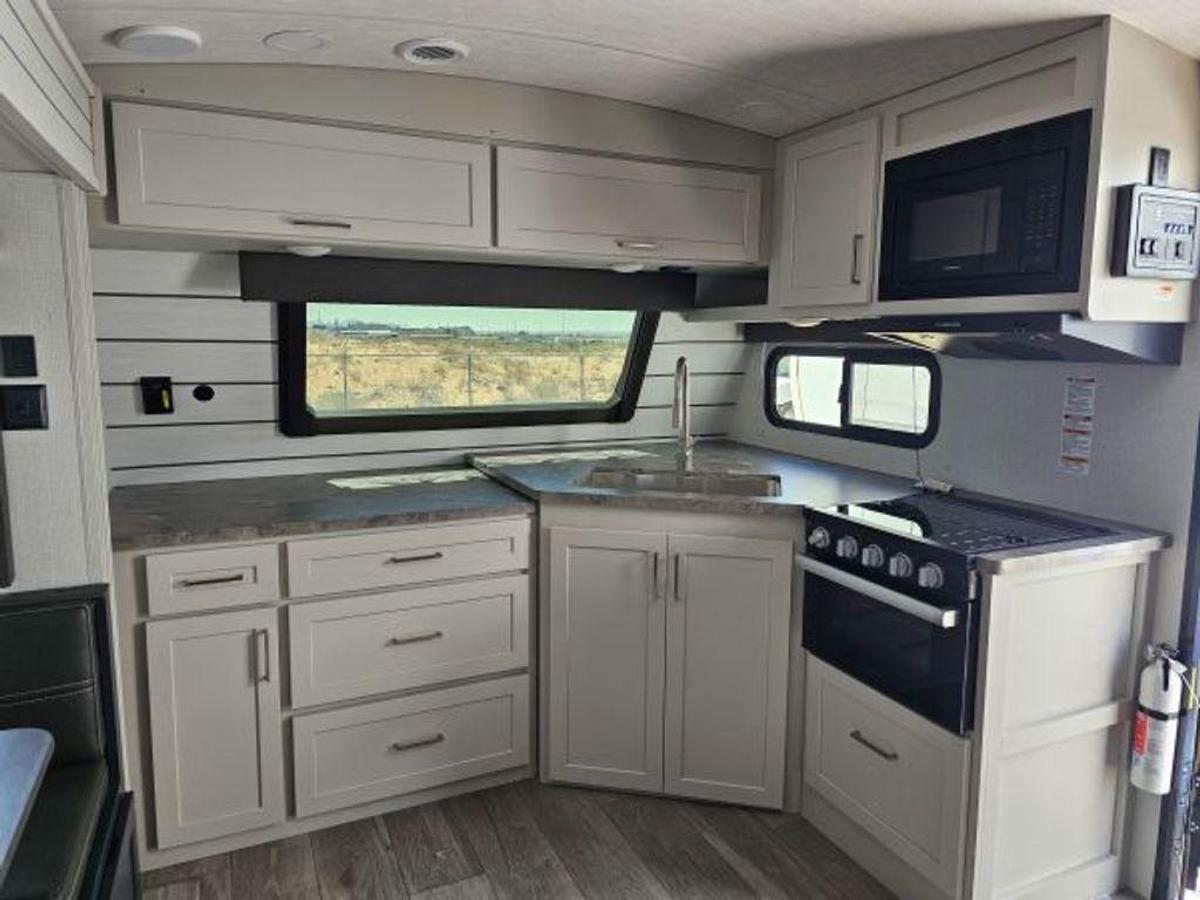 2025 Keystone RV Cougar Half-Ton 25FKDWE