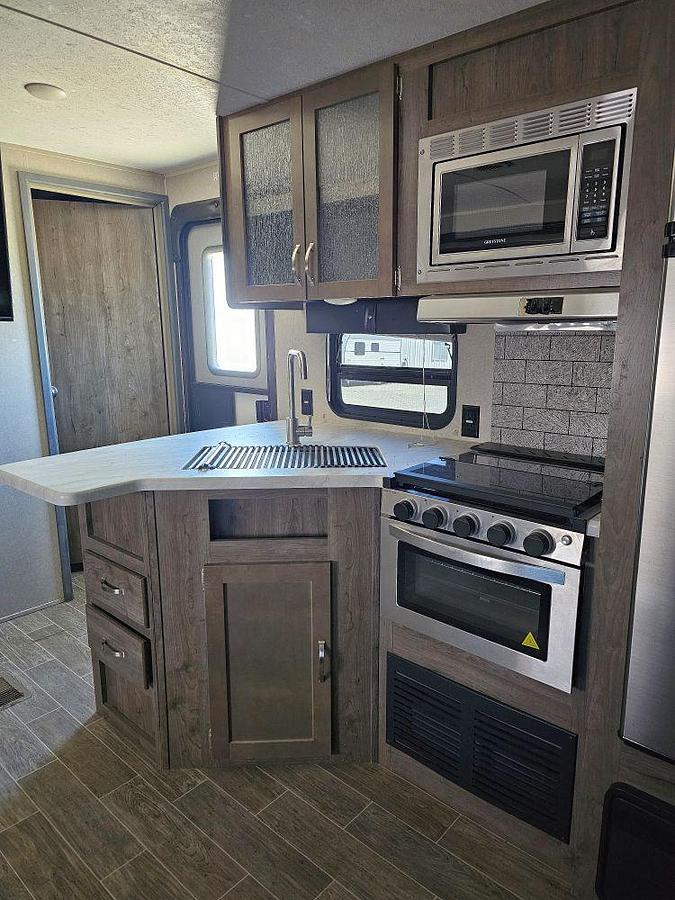 Used 2020 FOREST RIVER PALOMINO PUMA 32RBFQ