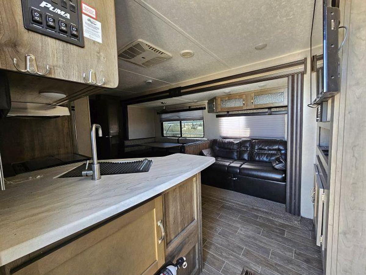 Used 2020 FOREST RIVER PALOMINO PUMA 32RBFQ