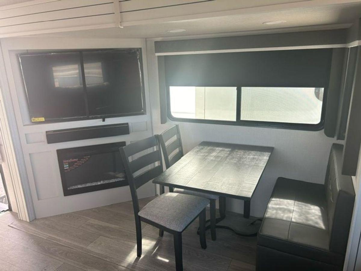 2025 Keystone RV Cougar Half-Ton 27SGS