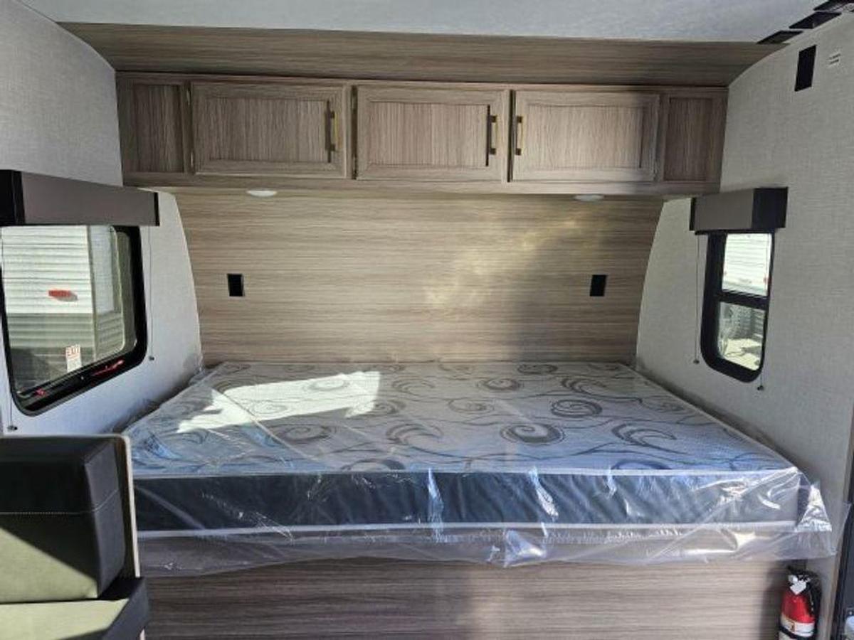 2025 KZ RV Sportsmen Classic 181BH