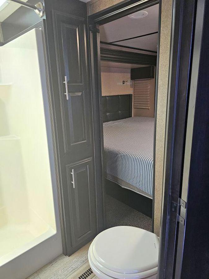 Used 2016 Jayco Seismic Wave 412W