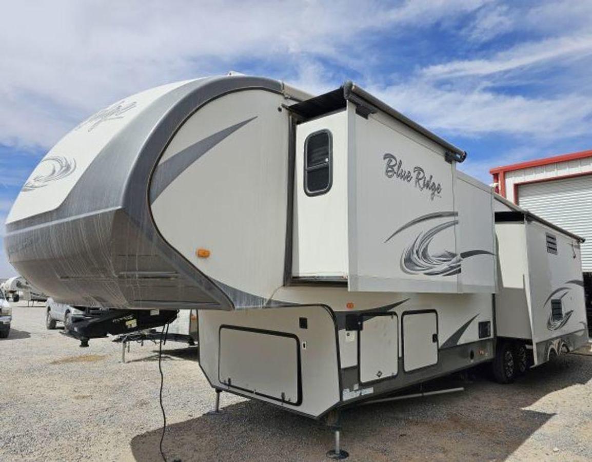Used 2014 Forest River Blue Ridge 3775RL