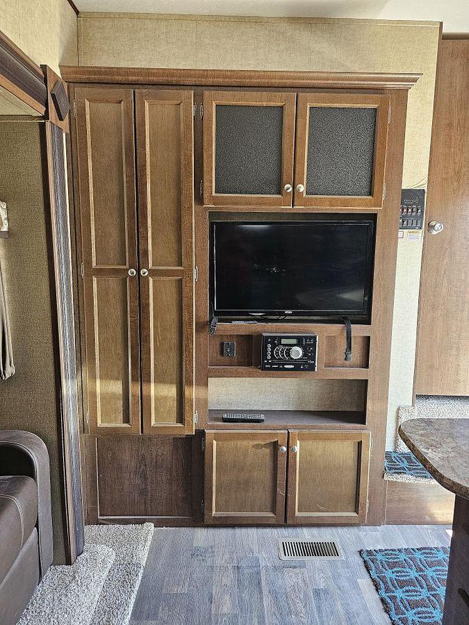 Used 2016 Keystone RV HIDEOUT 308BHDS