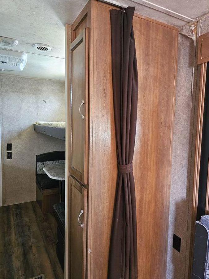 Used 2017 Coachmen Catalina SBX 291QBS