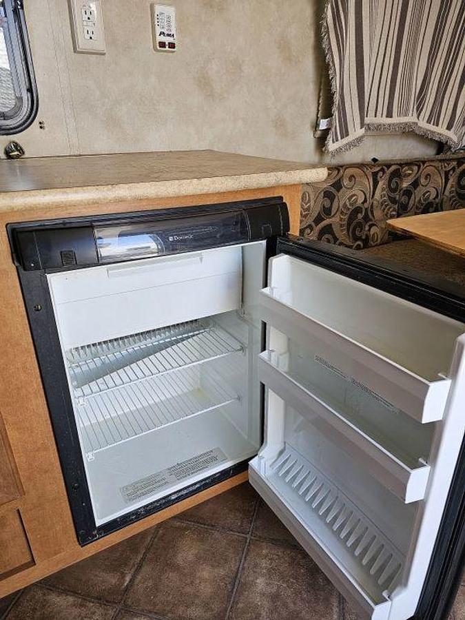 Used 2013 Palomino Canyon Cat 15UDC