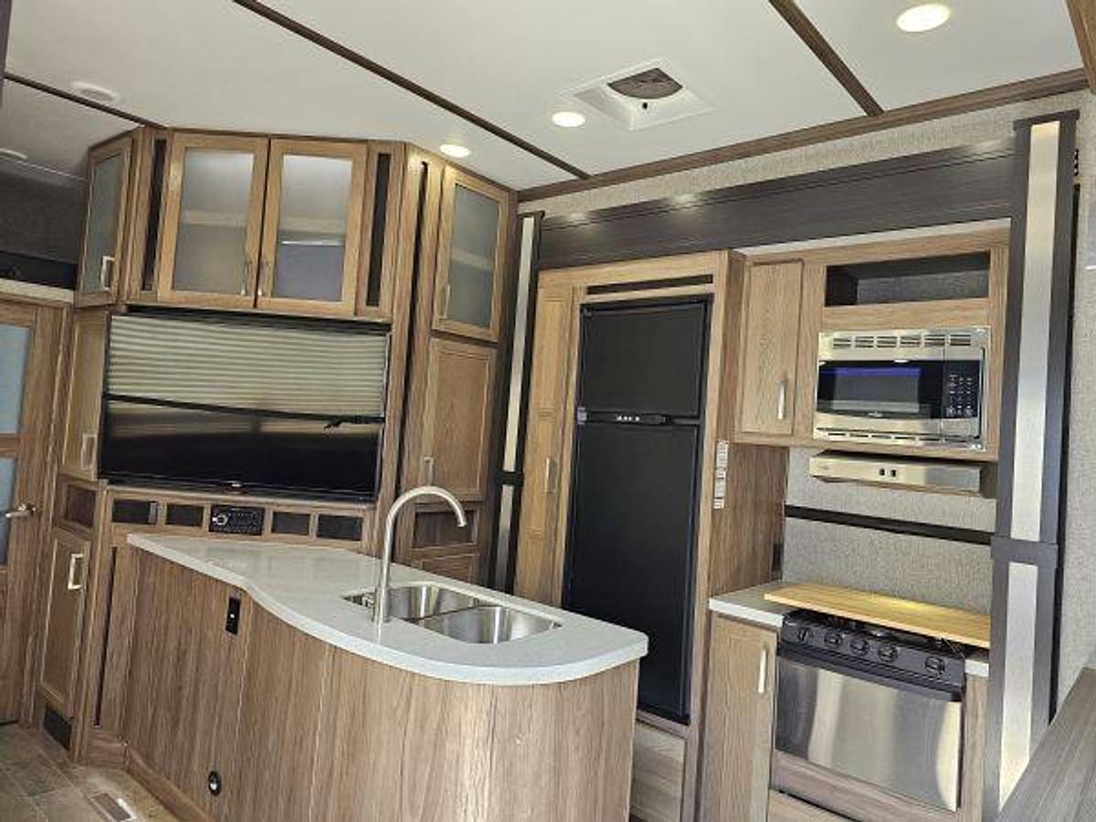 Used 2019 DUTCHMEN ENDURANCE 3556