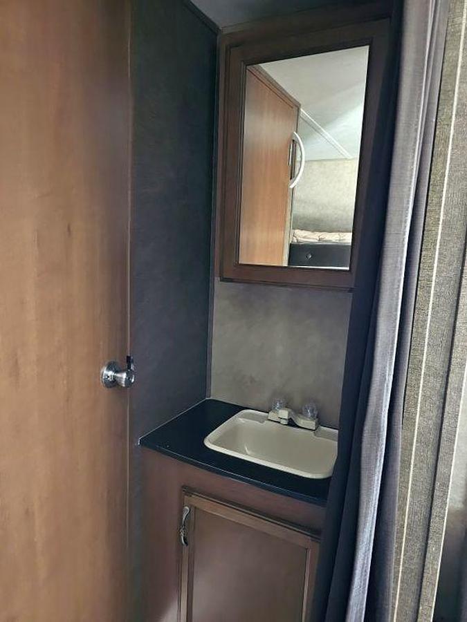 Used 2014 Starcraft Launch Ultra Lite 26BHS