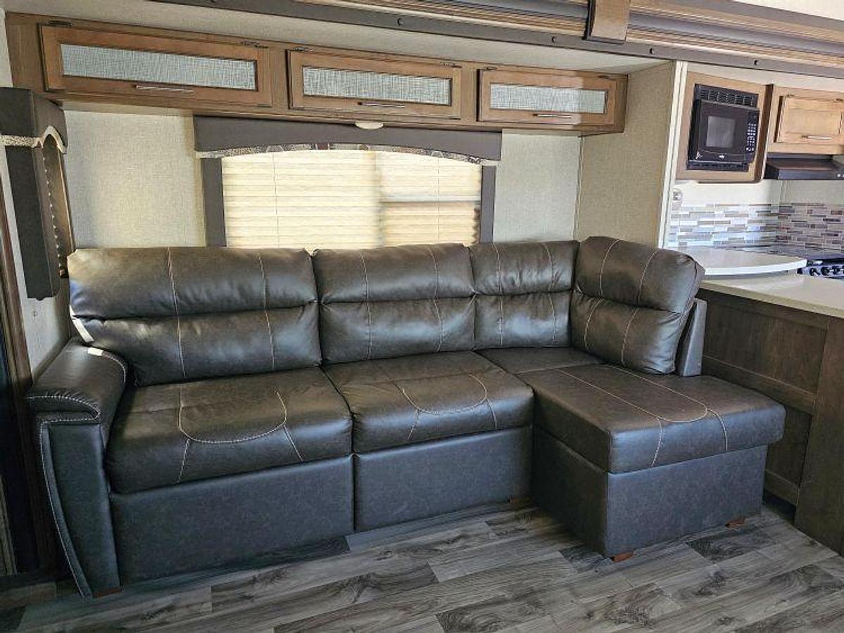 Used 2018 Keystone RV COUGAR 29RES