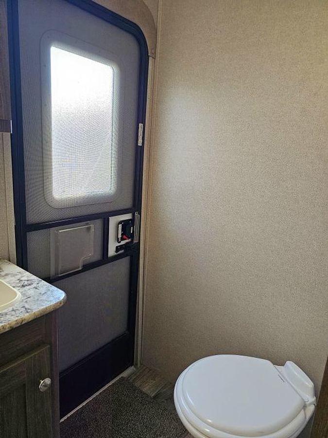 Used 2018 Keystone RV Hideout 308BHDS