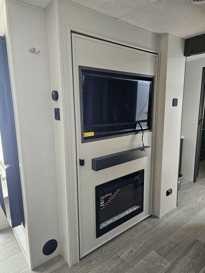 2025 Keystone RV Cougar Half-Ton 25FKDWE