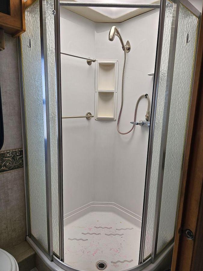 Used 2006 FLEETWOOD DISCOVERY 39V