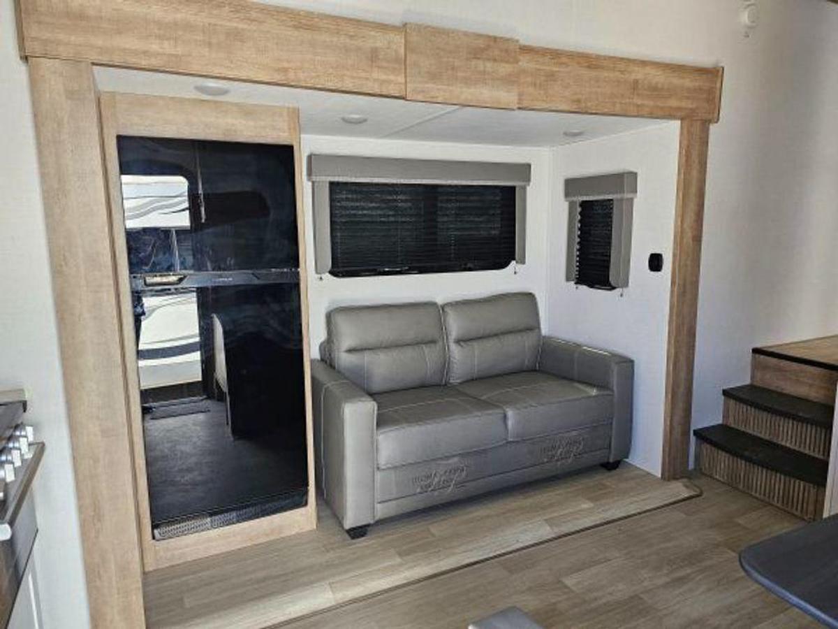 Used 2024 Keystone RV Arcadia Select 21SRK