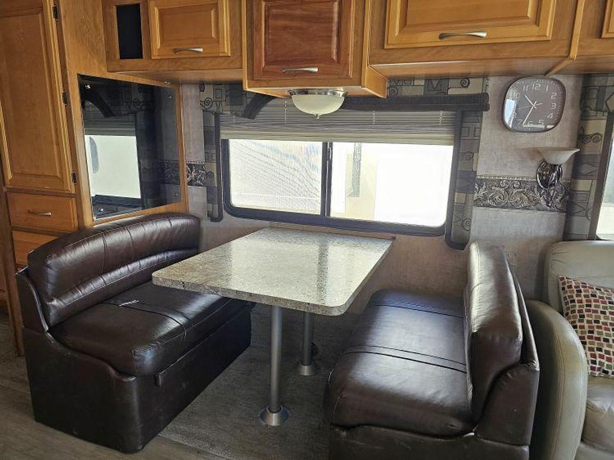 Used 2006 FLEETWOOD DISCOVERY 39V