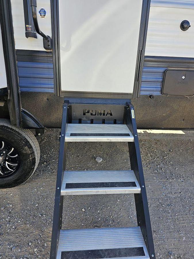 Used 2025 FOREST RIVER PUMA 32BHFS